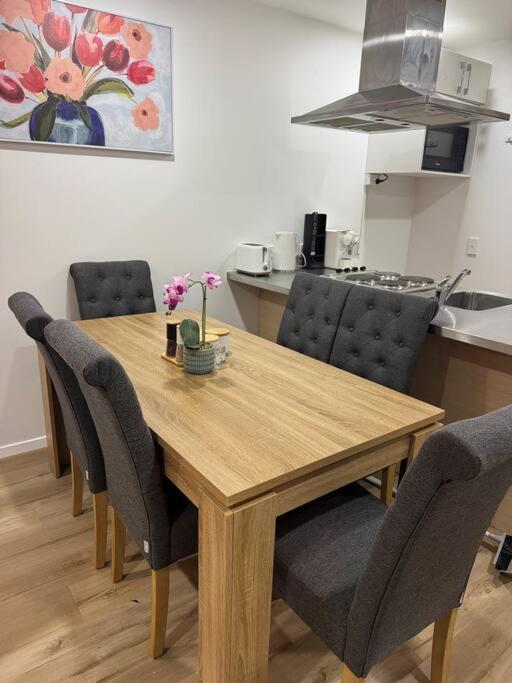 Stunning 3 Bd - 2 Bth City Apt - Pool & Carpark Auckland Buitenkant foto